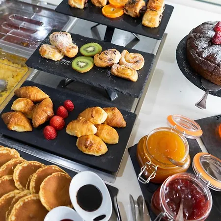 Petit Palace Arana 호텔 3*