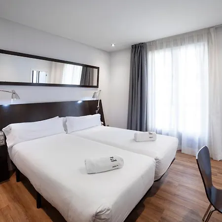 Petit Palace Arana Hotel