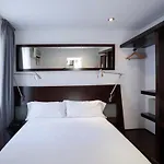 Petit Palace Arana Hotel
