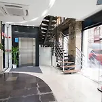 Petit Palace Arana Hotel