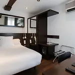 Petit Palace Arana Hotel