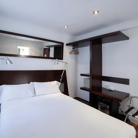 Petit Palace Arana Hotel 3*