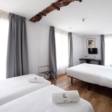 Petit Palace Arana Hotel