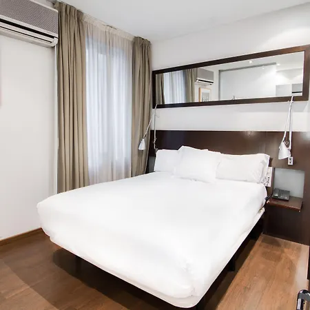 Petit Palace Arana Hotel