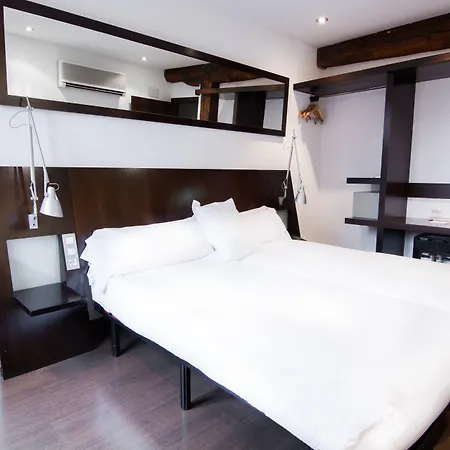 Petit Palace Arana Hotell 3*