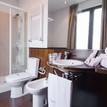 Petit Palace Arana Hotel 3*