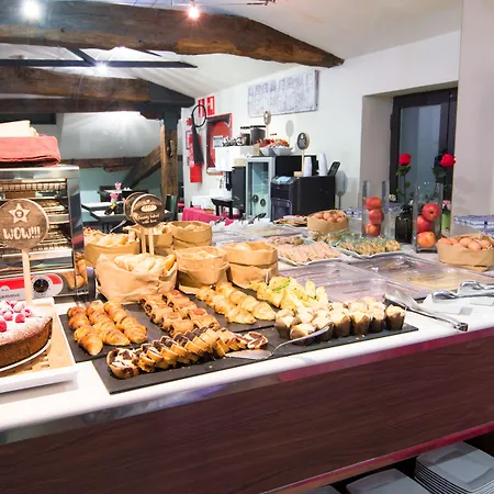 Hotell Petit Palace Arana 3*
