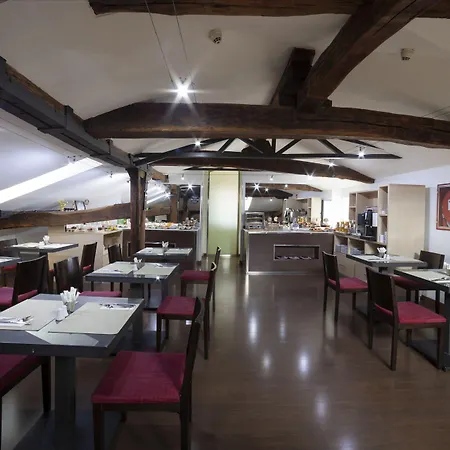 Petit Palace Arana Hotel 3*