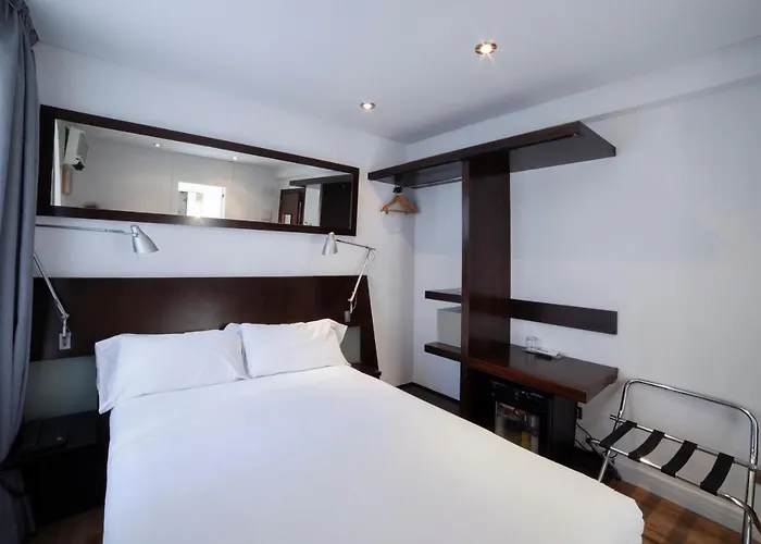 Petit Palace Arana Hotel 3*