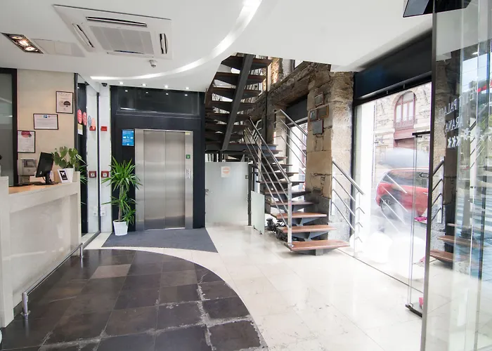 Petit Palace Arana Hotel