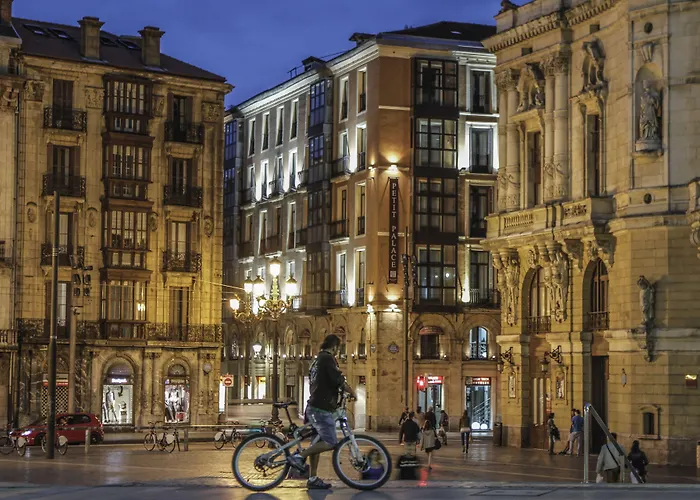 Petit Palace Arana Hotel