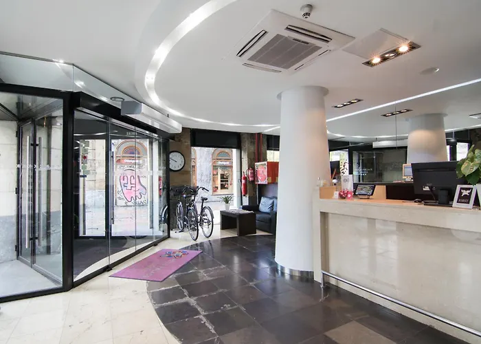 Petit Palace Arana Hotel